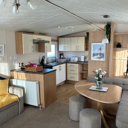 Phoenix Caravan Hire, Trecco Bay Porthcawl Esterno foto