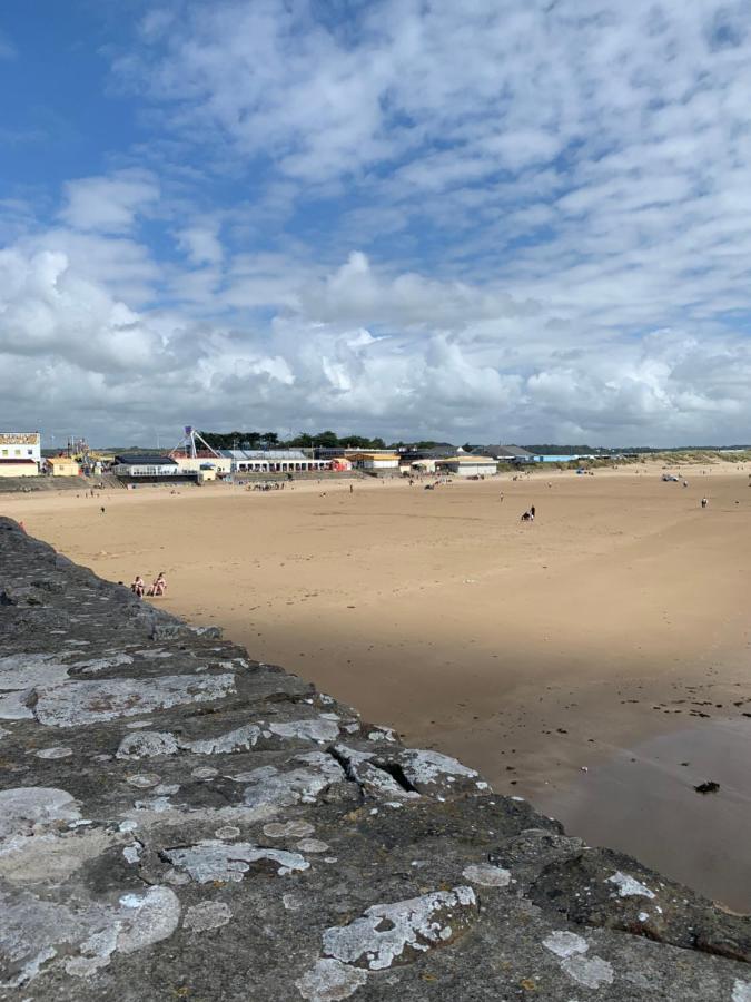 Phoenix Caravan Hire, Trecco Bay Porthcawl Esterno foto